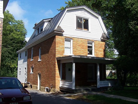 2nd image of 125 W Park Ave #6