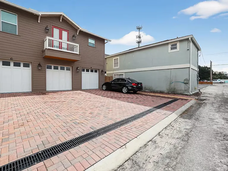 210 E Columbus Dr #B — Photo 38