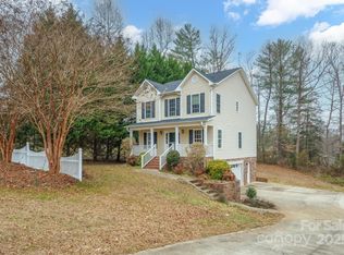 119 Heritage Creek Dr, Hickory, NC 28601