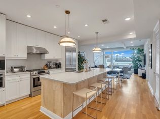 9 Somerset Ln Unit 617, Edgewater, NJ