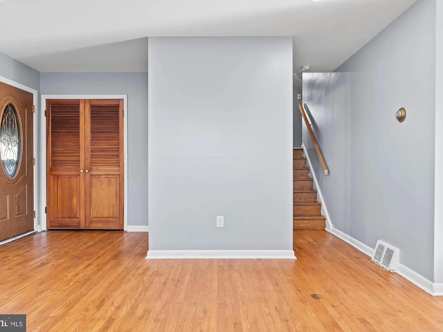 3 bed, 3.0 bath, 1760 sqft, $3,200 — Photo 4