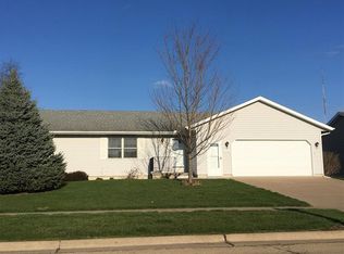 1501 10th St NW, Clinton, IA 52732