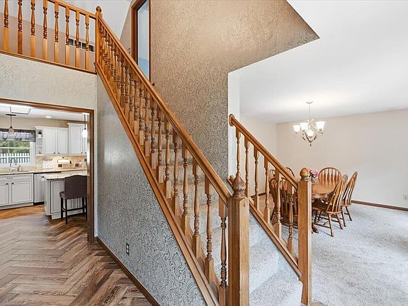 5th image of 1277 Adare Rd