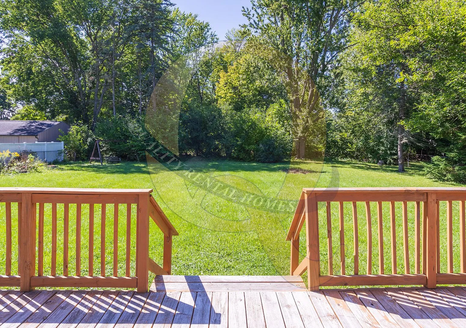 Available Now! 5 bedroom, 2.5 bath! — Photo 4
