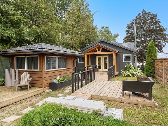 2nd image of 309 Avery Point Rd