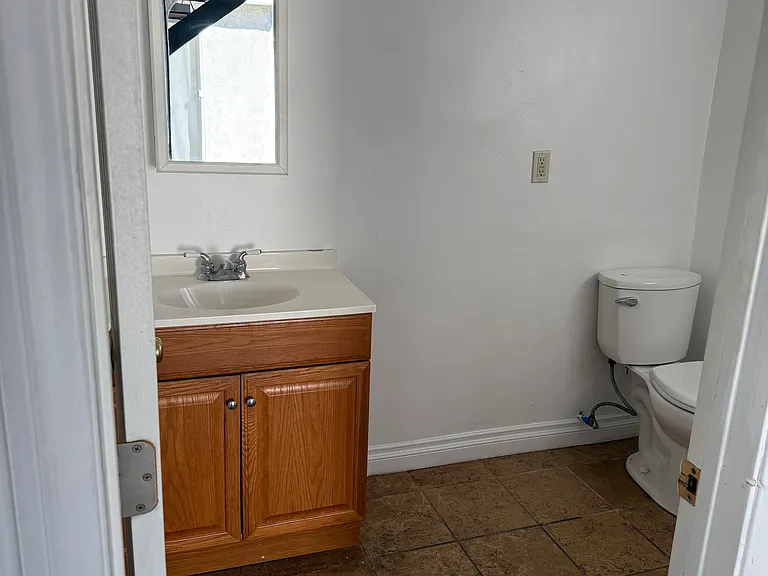 467 W 21st St #469 — Photo 9