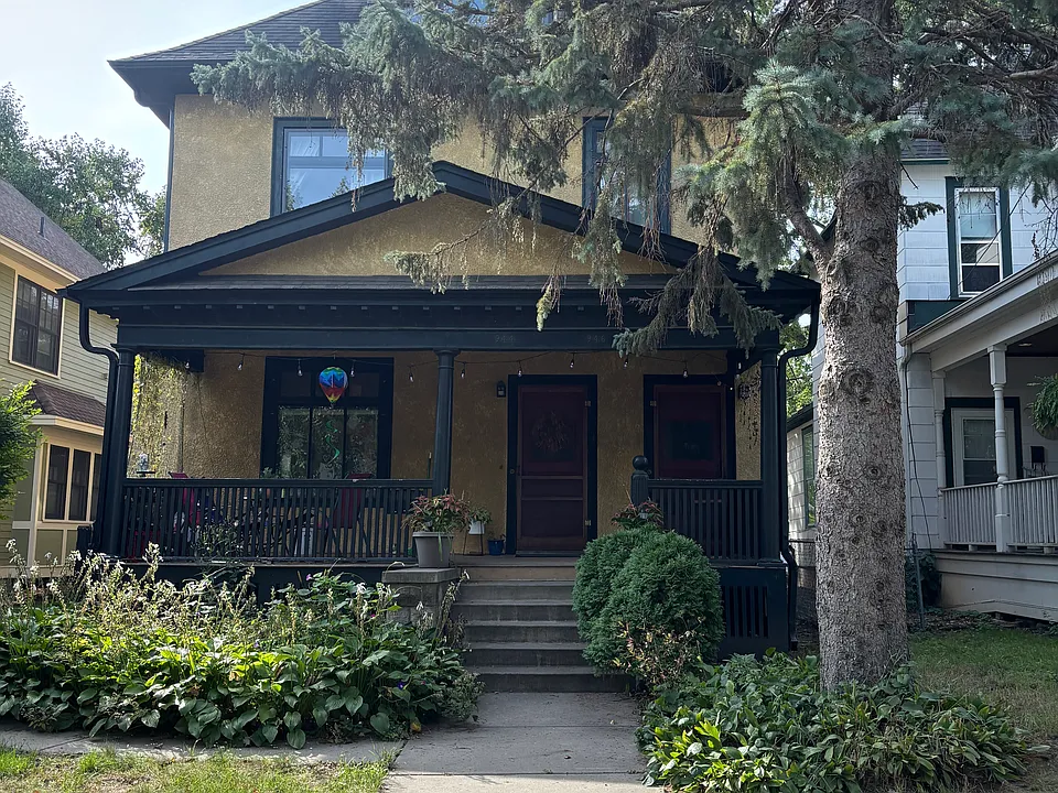 946 Laurel Ave