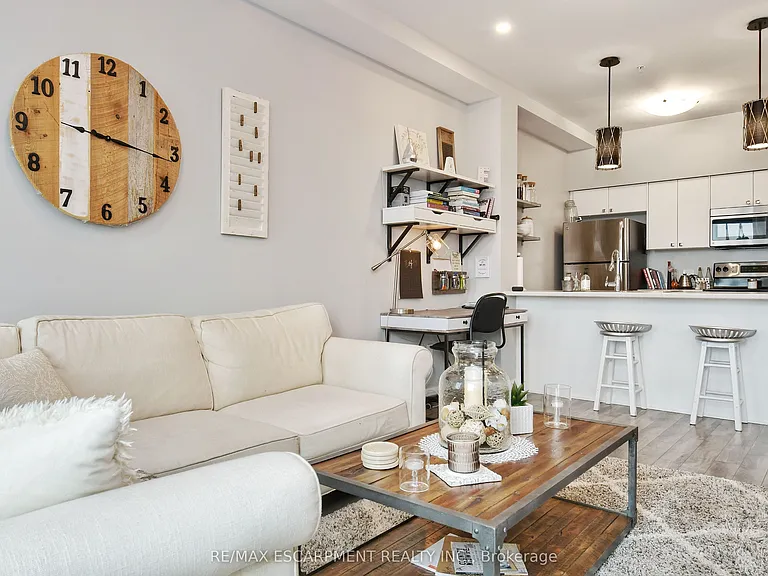 112 King St E #903 — Photo 35