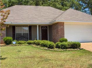 1118 Bullrun Dr, Byram, MS 39272