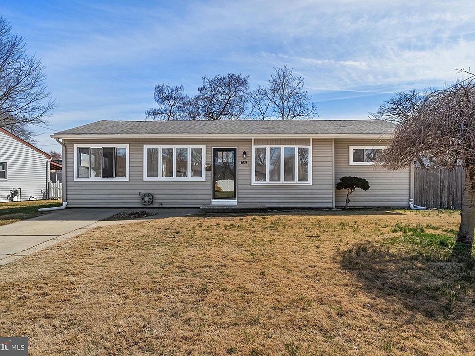 1st image of 605 Tait Rd