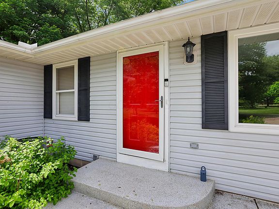 5th image of 5400 Chestnut Hills Rd