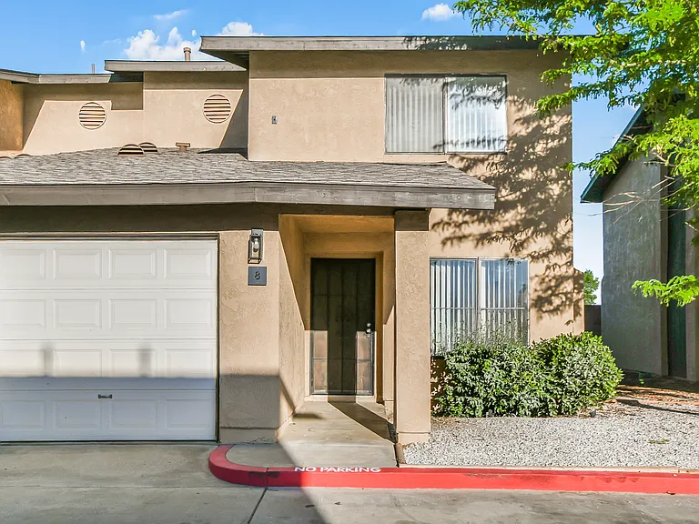 1341 E Avenue R — Photo 13