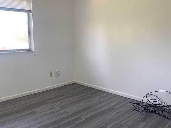 5th image of 3012-3022 Benchwood Dr #3018