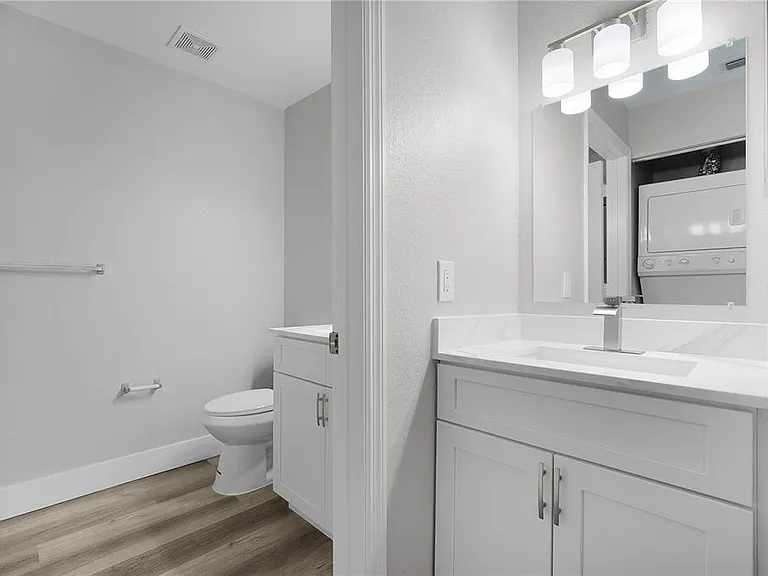 4007 Venetian Bay Dr #105 — Photo 18