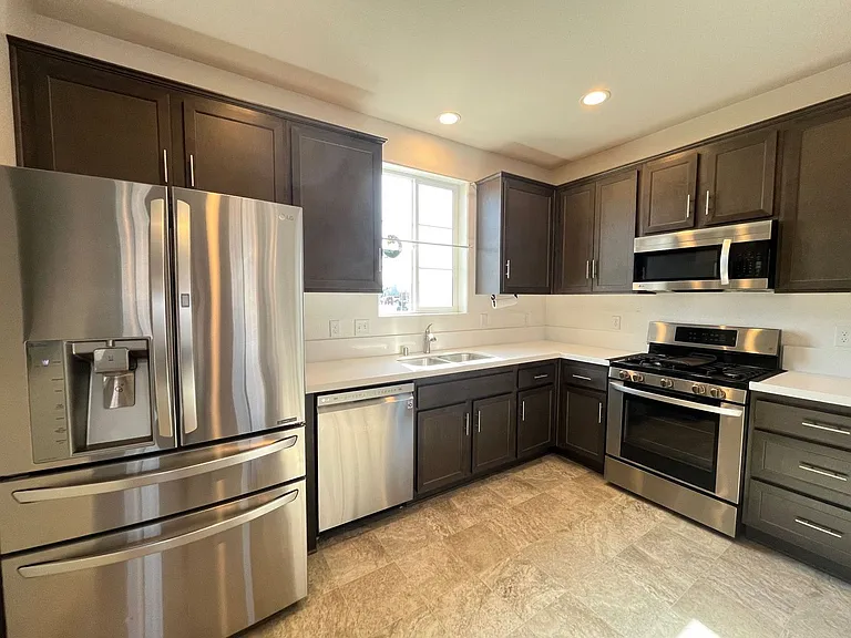 307 Ninos Dr — Photo 2