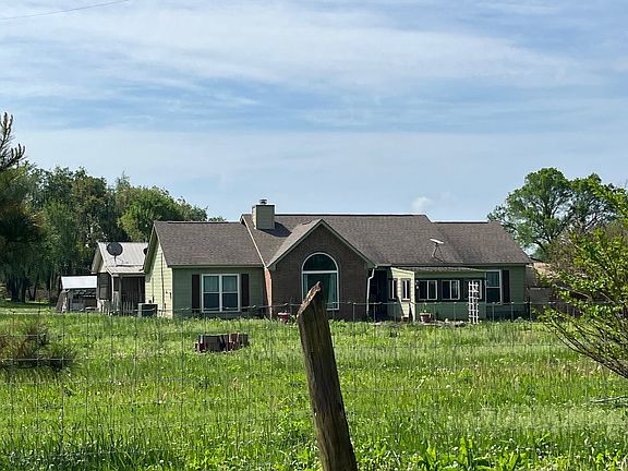 3rd image of 18955 Shankle Rd