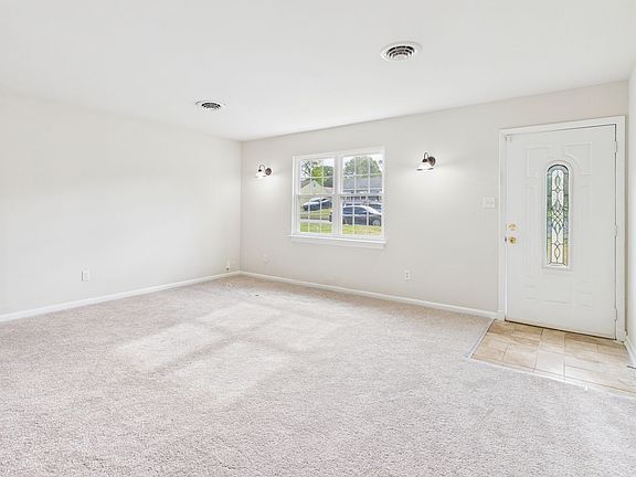 4th image of 2336 Sara Ln