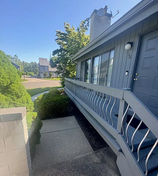 144 Linda Ln — Photo 2