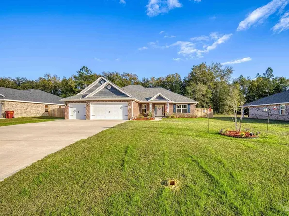 4566 Red Oak Dr, Milton, FL 32583