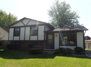 855 Beech Dr, Bolingbrook, IL 60440