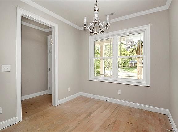 4th image of 404 Belton Ave