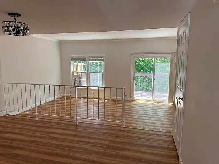 3245 Foothill St — Photo 3
