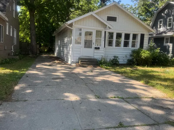 1073 Ada Ave, Muskegon, MI 49442