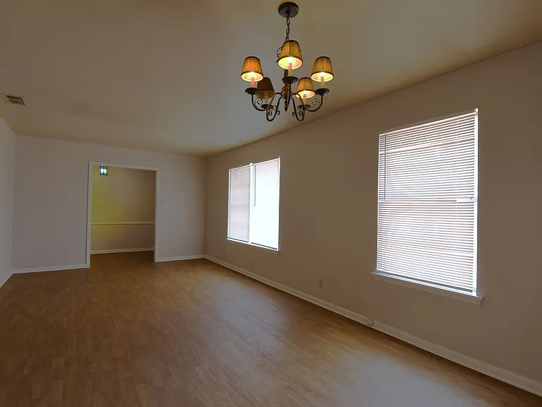 3202 Autumn Leaves Dr — Photo 11
