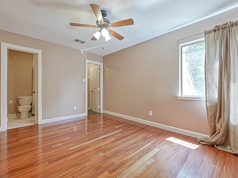 12218 Brighton Ln — Photo 7