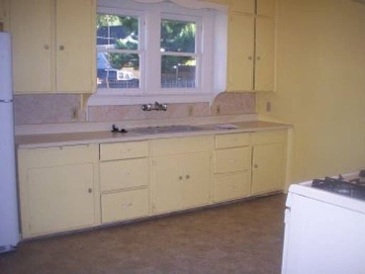 2nd image of 440 Marshall St