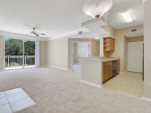 5th image of 9211 Myrtlewood Cir W