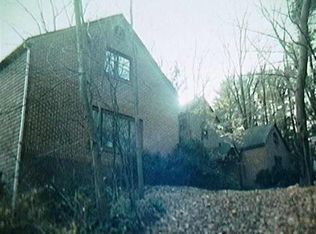 17 Meadow Ln, Latham, NY