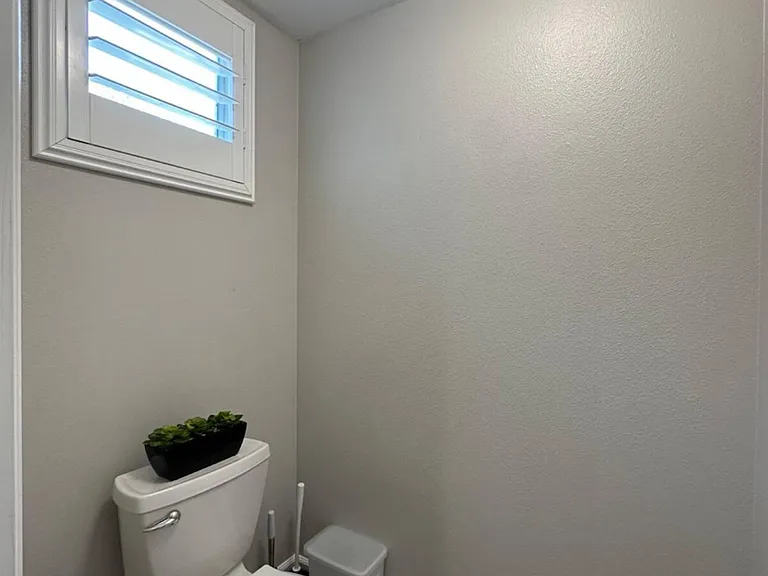 11496 Bridgeway Dr — Photo 40