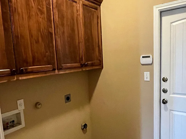 6733 Wall St — Photo 16