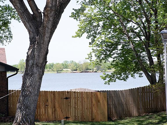 5th image of 18 Angelina Dr