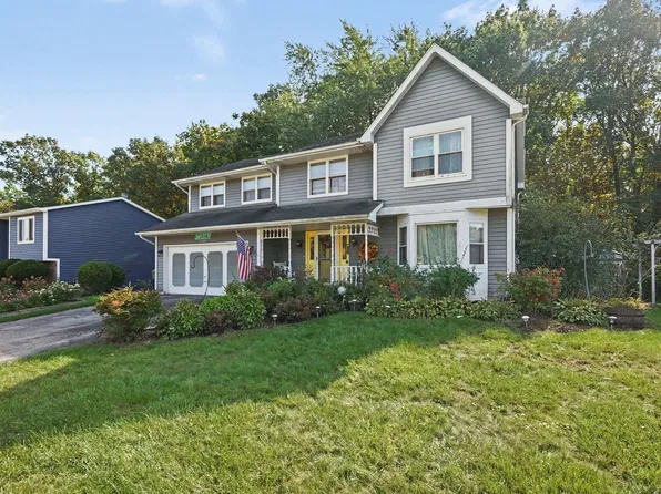 2421 Mallard Dr, Lindenhurst, IL 60046