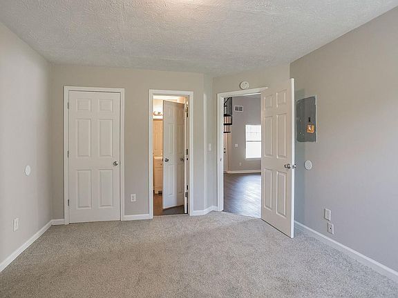 5th image of 309 Autumn Lake Dr