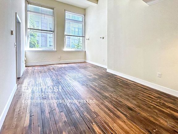 5th image of 525 E Grace St #209