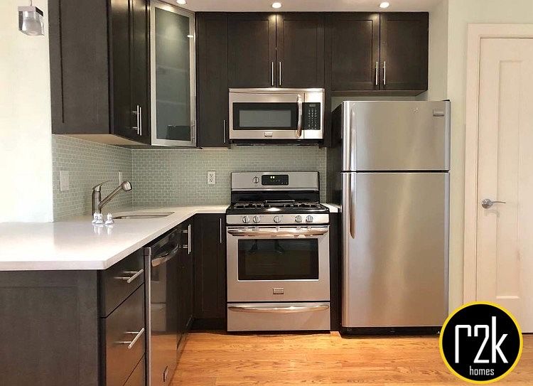 1st image of 26-20 Hoyt Ave S #3