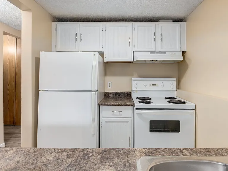 550 Rundlehorn Cir NE — Photo 31