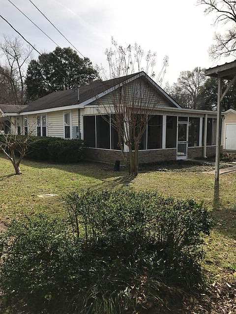 2nd image of 406 Riverside Dr