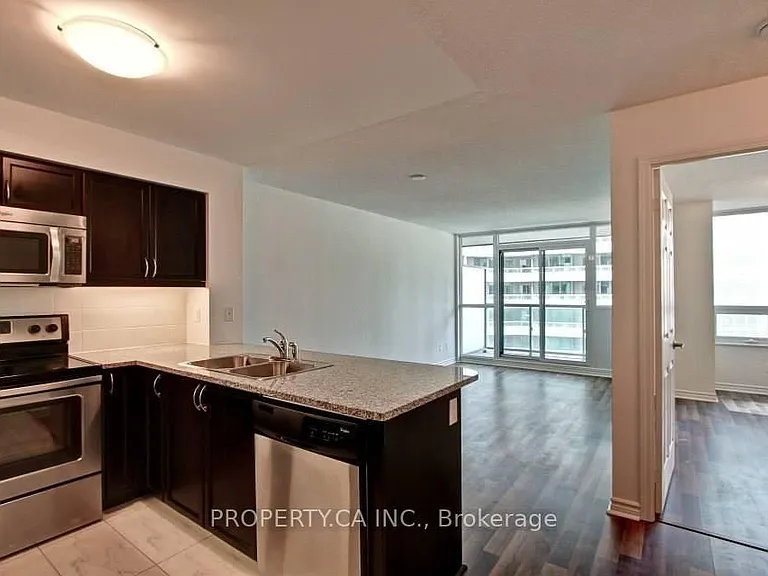 25 Lower Simcoe St #803 — Photo 15