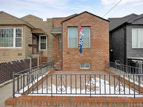 64-51 59th Ave #1, Maspeth, NY 11378