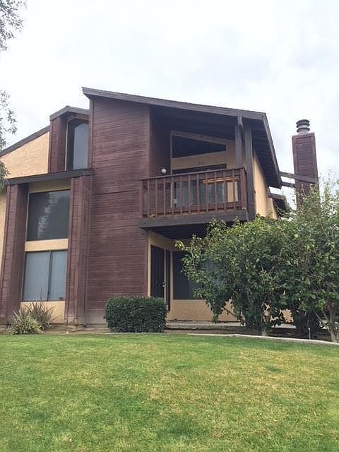 2nd image of 4400 Isla Verde St