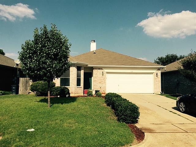 1st image of 7120 Park Creek Dr