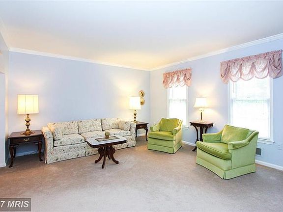 5th image of 5 Lake Christopher Ct