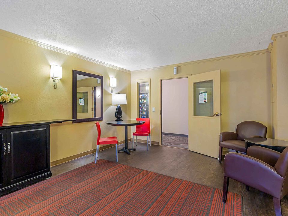Lobby and Guest Check-in