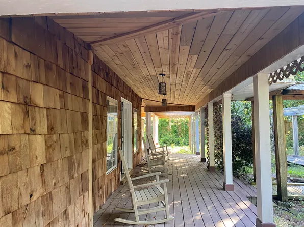 678 Persimmon St, Freeport, FL 32439