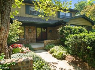 145 Kimberly Rd, Barrington, IL 60010