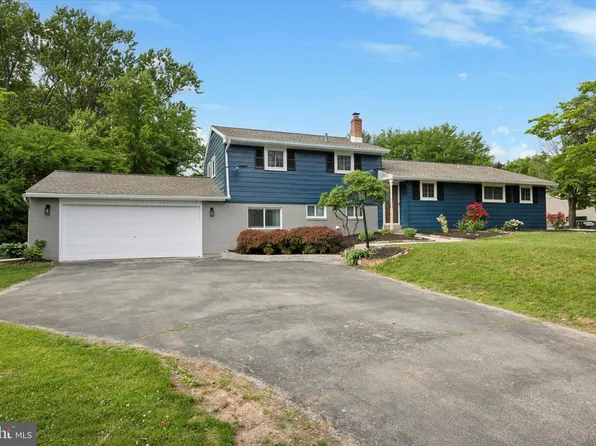 2549 S Parkview Dr, Norristown, PA 19403